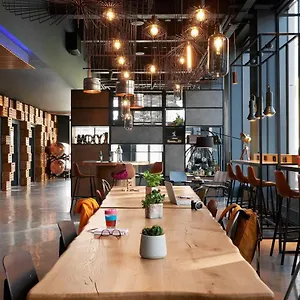 **** Otel Moxy Fountainbridge Birleşik Krallık