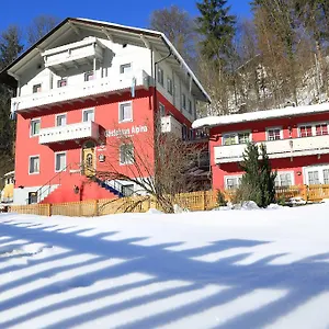 https://gastehaus-alpina-berchtesgaden.com-bavaria.com